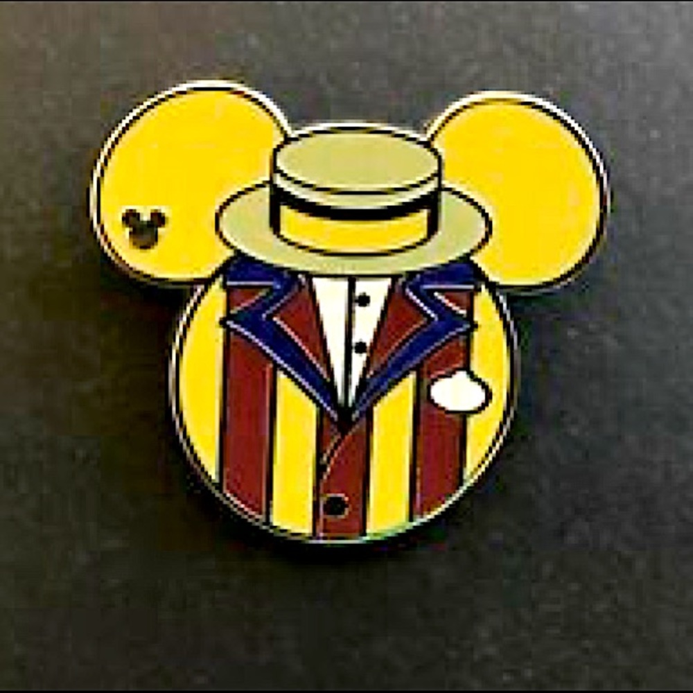 ✨SOLD✨Disney Cast Member Mickey PinMidwayMania